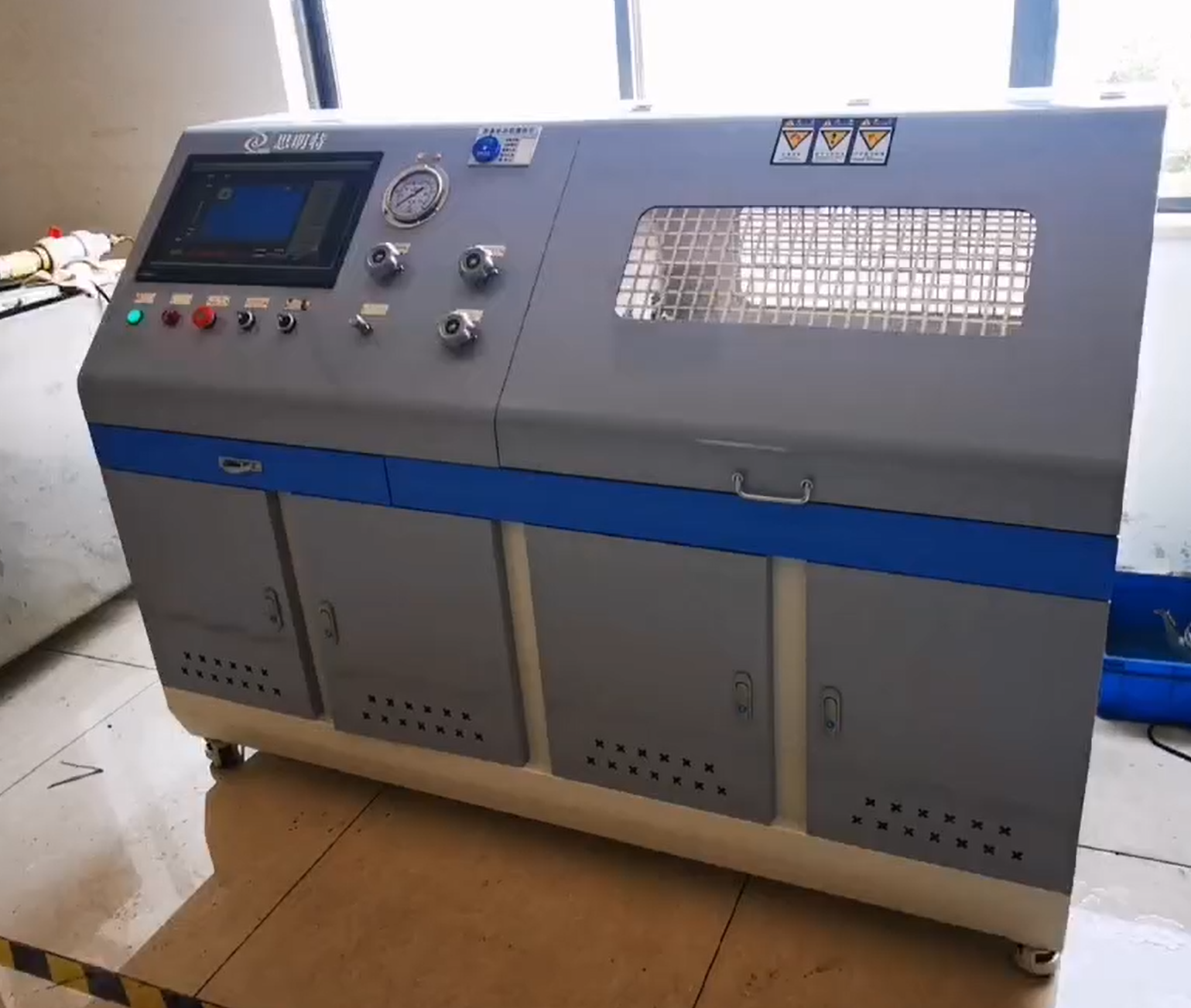 標題：閥門的開關壽命水壓測試系統-多組閥動壓靜壓壽命測試臺